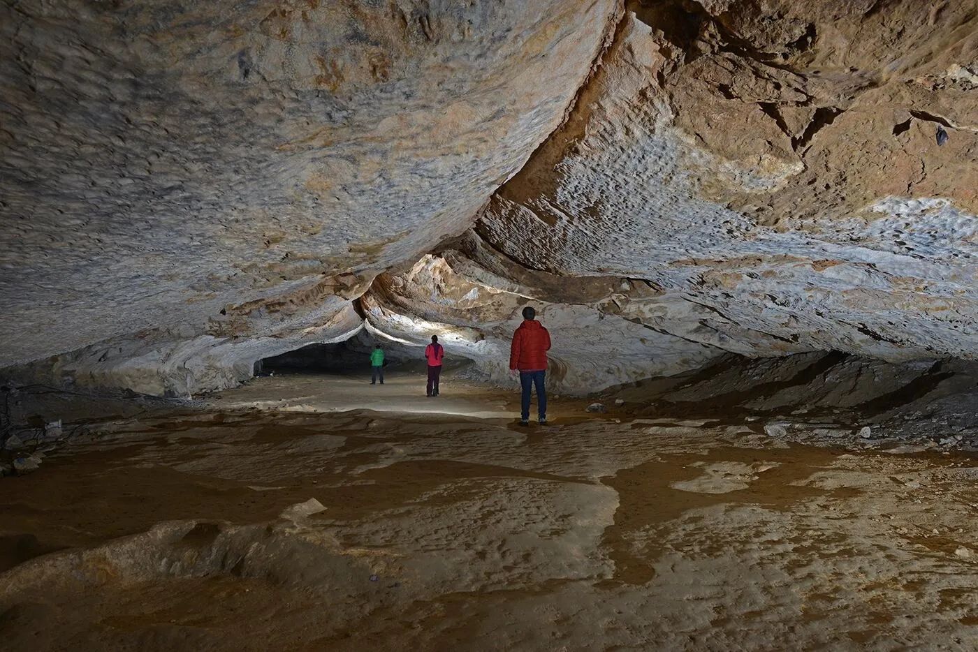 Sudfrance.fr - Visite de la grotte de Lombrives dans les Pyrénées