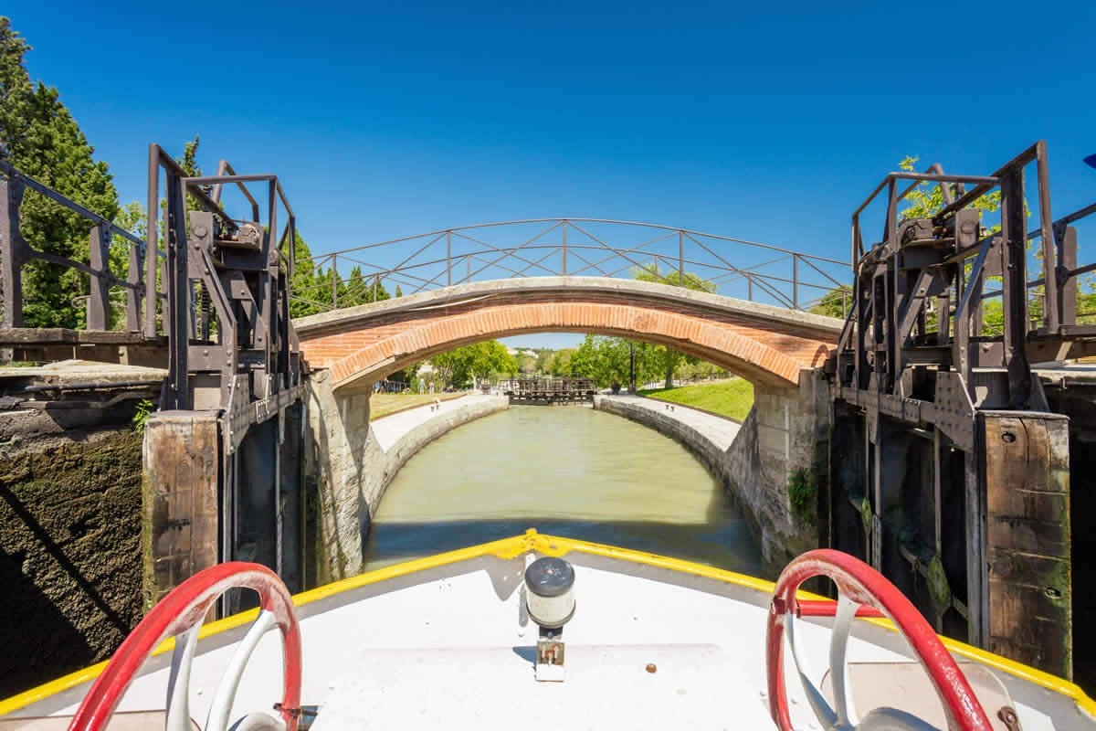 Sudfrance.fr - Croisière écluses de Fonseranes sur le Canal du Midi