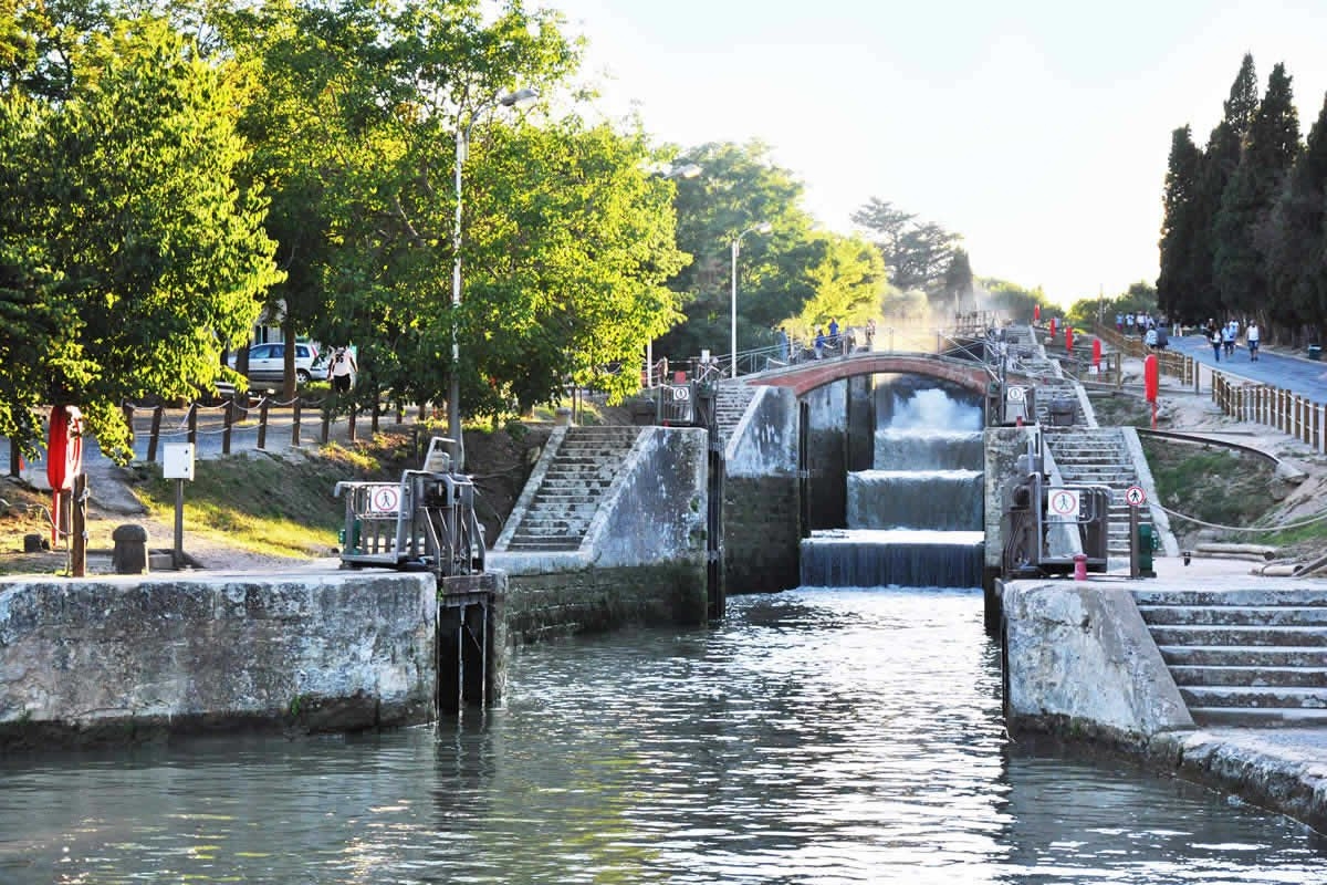 Sudfrance.fr - Croisière écluses de Fonseranes sur le Canal du Midi