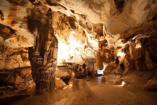 Sudfrance.fr - Visite du gouffre géant de Cabrespine