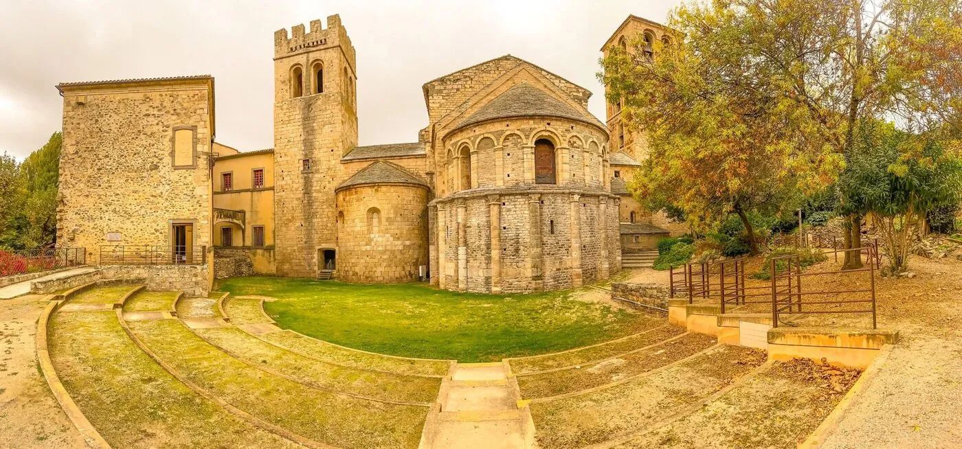 Sudfrance.fr - Visite de l'abbaye de Caunes Minervois