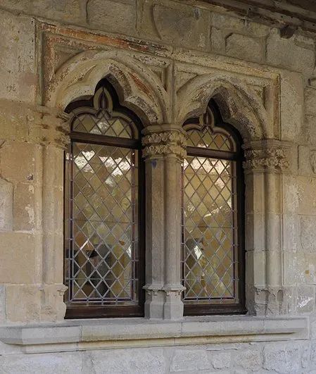 Sudfrance.fr - fenêtre géminée gothique