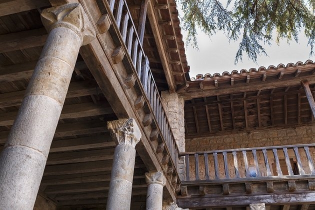 Sudfrance.fr - coursive du palais abbatial