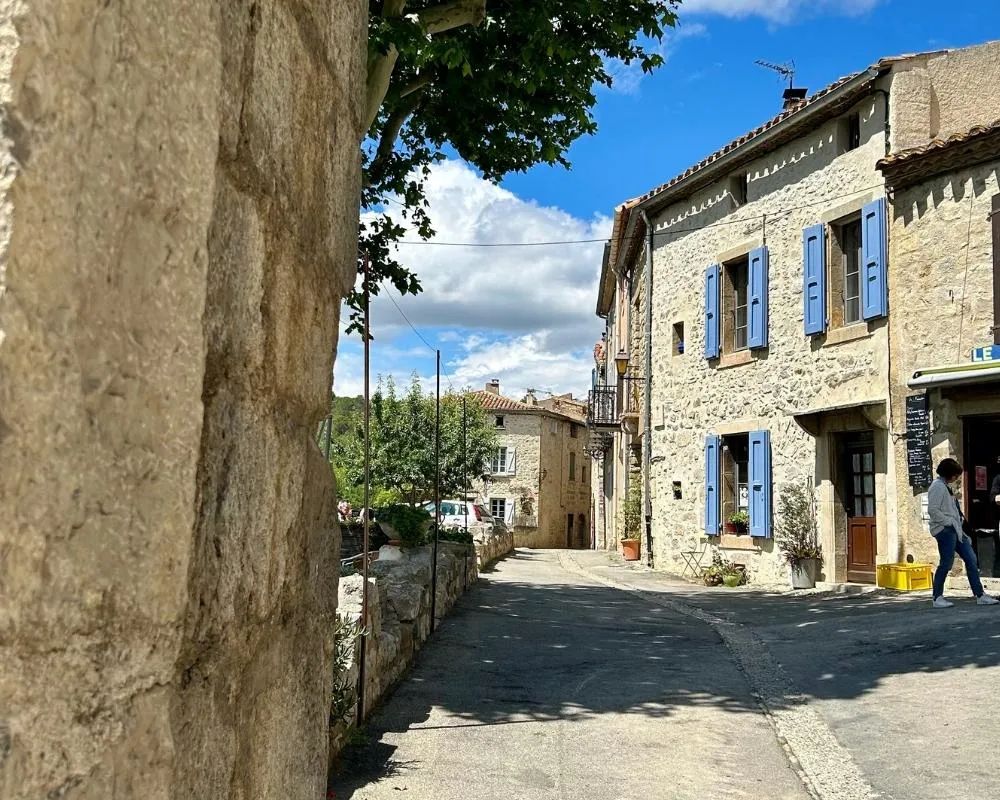 Sudfrance.fr - Visite de l’abbaye Sainte-Marie à Lagrasse, joyau médiéval