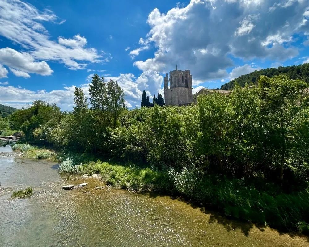 Sudfrance.fr - Visite de l’abbaye Sainte-Marie à Lagrasse, joyau médiéval