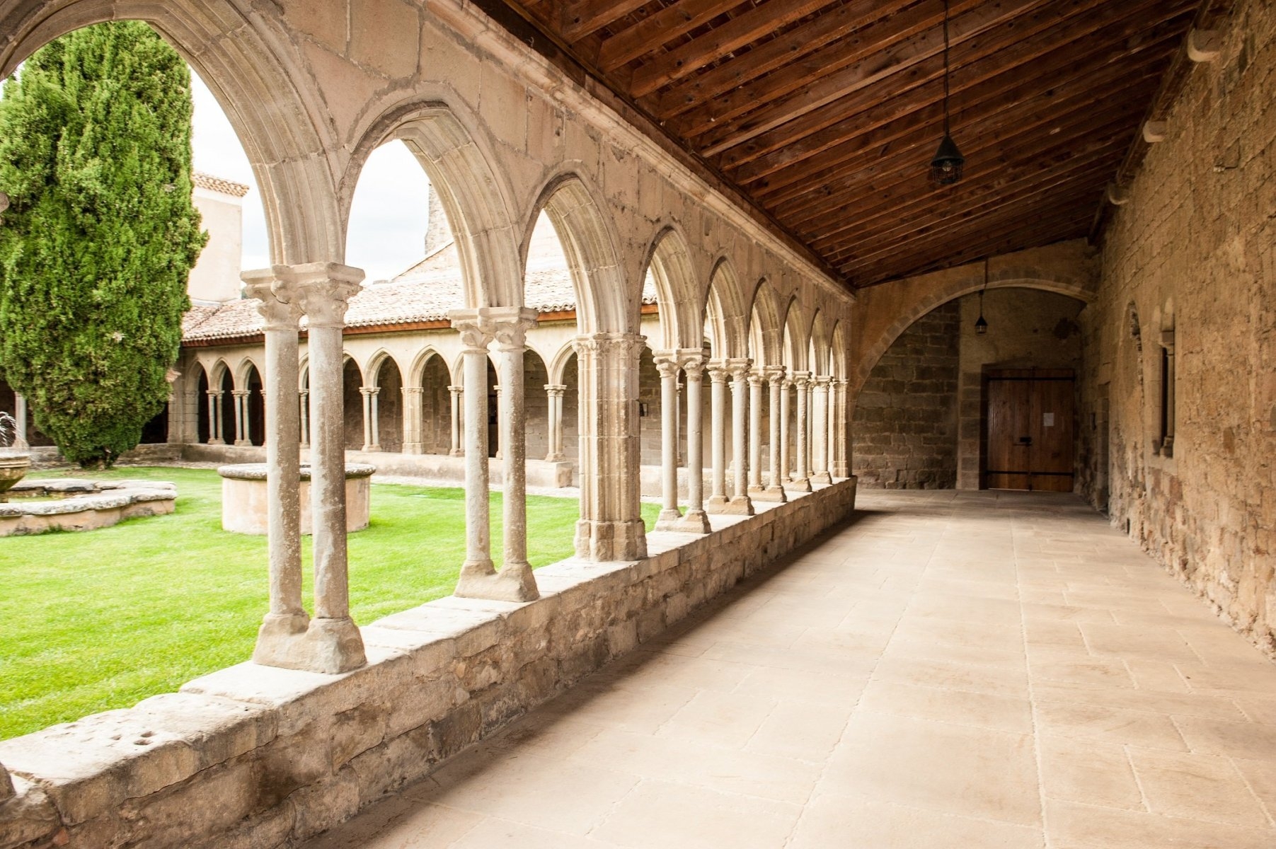 Sudfrance.fr - Abbaye de Saint Hilaire visite et secrets révélés