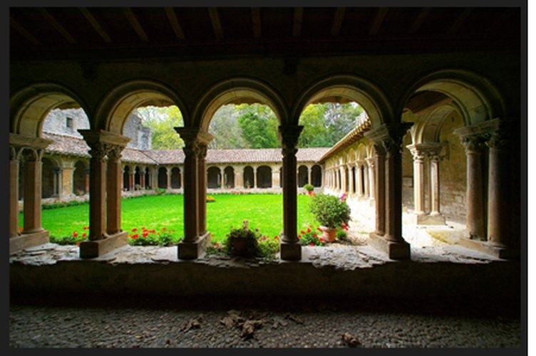 Sudfrance.fr - Visite de l'abbaye de Saint Papoul
