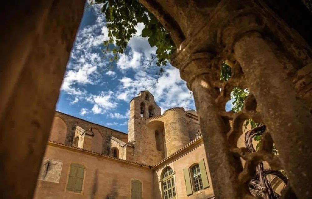 Sudfrance.fr - Visite de l'abbaye Sainte-Marie de Valmagne