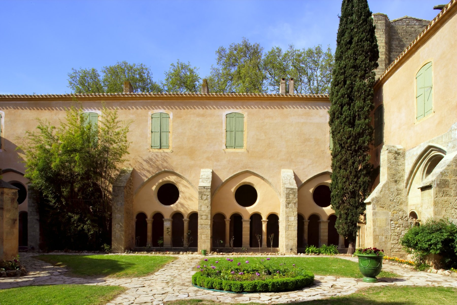 Sudfrance.fr - Visite de l'abbaye Sainte-Marie de Valmagne