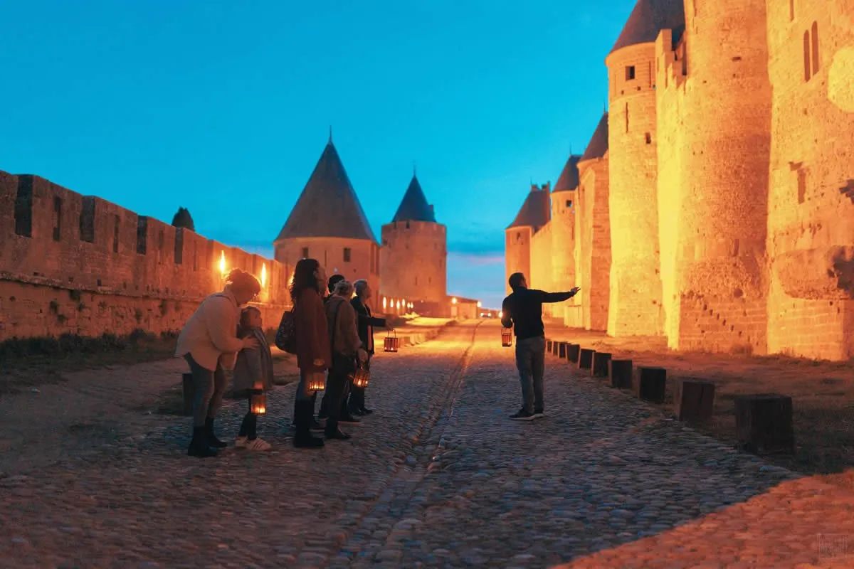 Sudfrance.fr - Visite guidée nocturne Cité médiévale Carcassonne