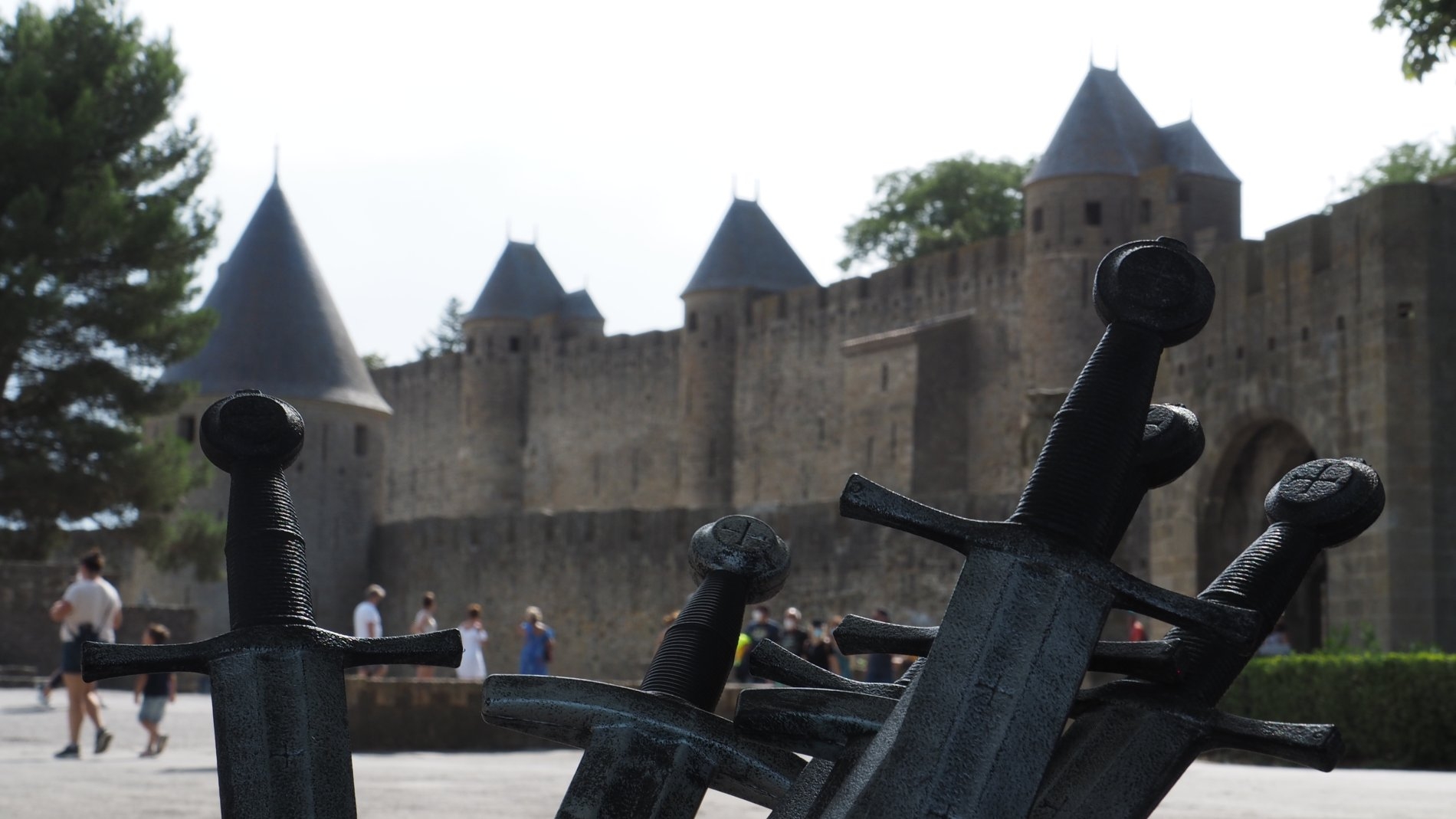 Sudfrance.fr - Atelier scolaire : Calligraphie, Héraldique et Parcours du Chevalier