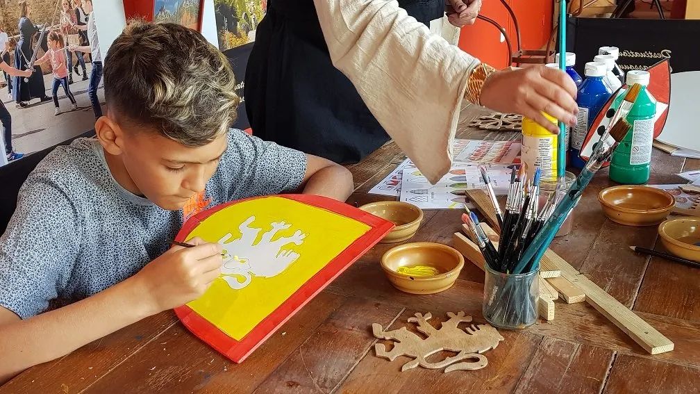 Sudfrance.fr - Atelier scolaire 2h30 : calligraphie et traditions médiévales