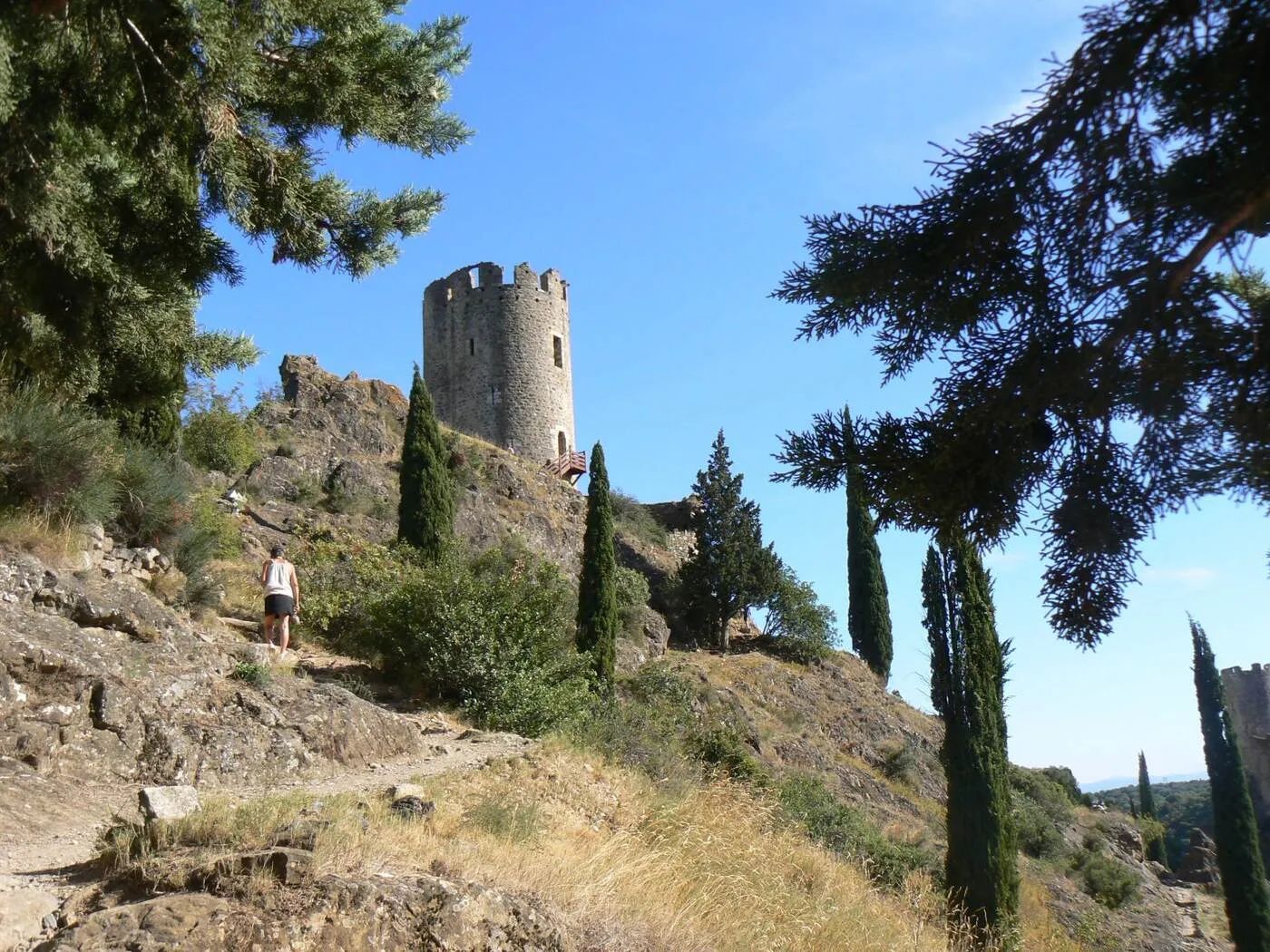 Sudfrance.fr - Visite commentée des 4 châteaux de Lastours en Pays Cathare