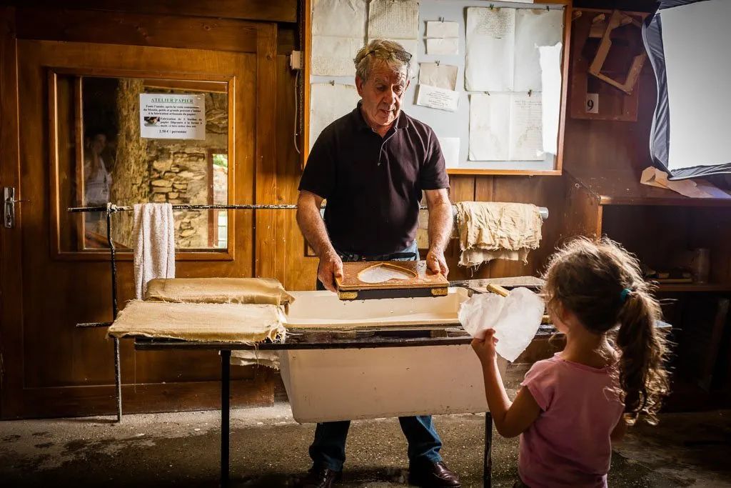 Sudfrance.fr - Atelier scolaire et pédagogique : la fabrication du papier