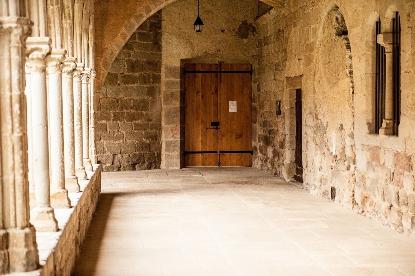 Sudfrance.fr - Visite et découverte de l'abbaye de Saint-Hilaire