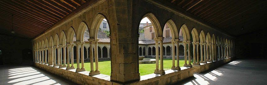 Sudfrance.fr - Visite et découverte de l'abbaye de Saint-Hilaire