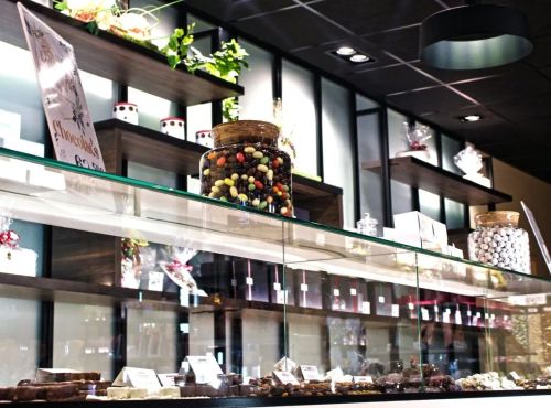 Gourmet tour of an artisan chocolate factory in Carcassonne