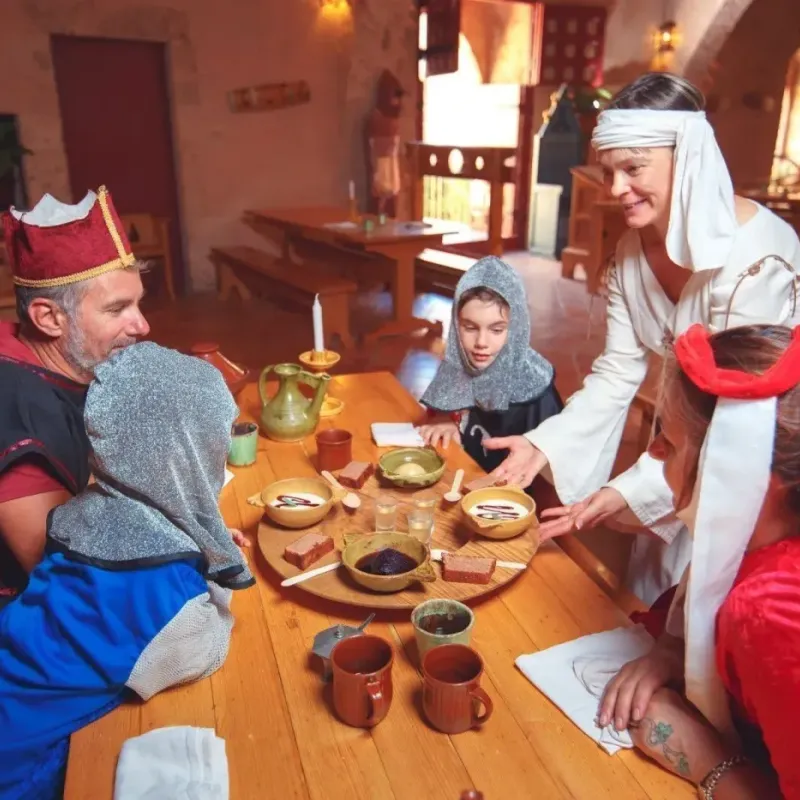 Le Festin Médiéval : un voyage gustatif et sensoriel 