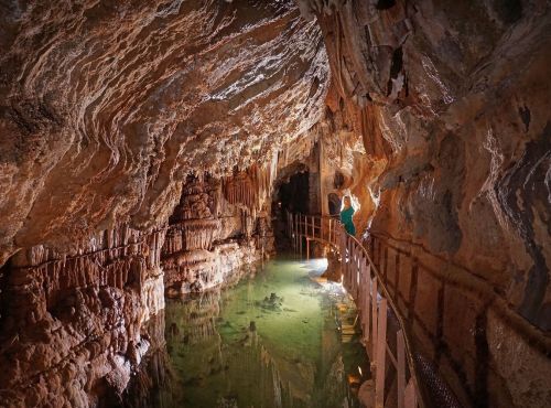 visite de la grotte de Limousis