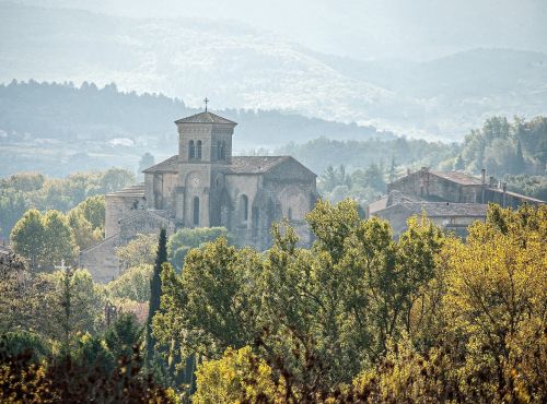 Abbaye de Saint Hilaire visite et secrets révélés