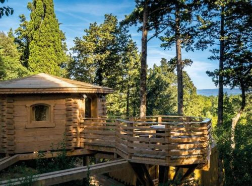 Nuit en Cabane dans les Bois