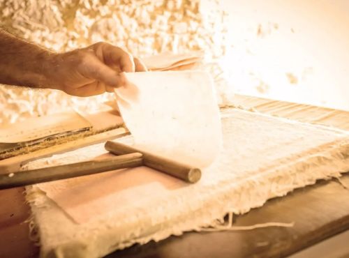 Atelier scolaire et pédagogique : la fabrication du papier